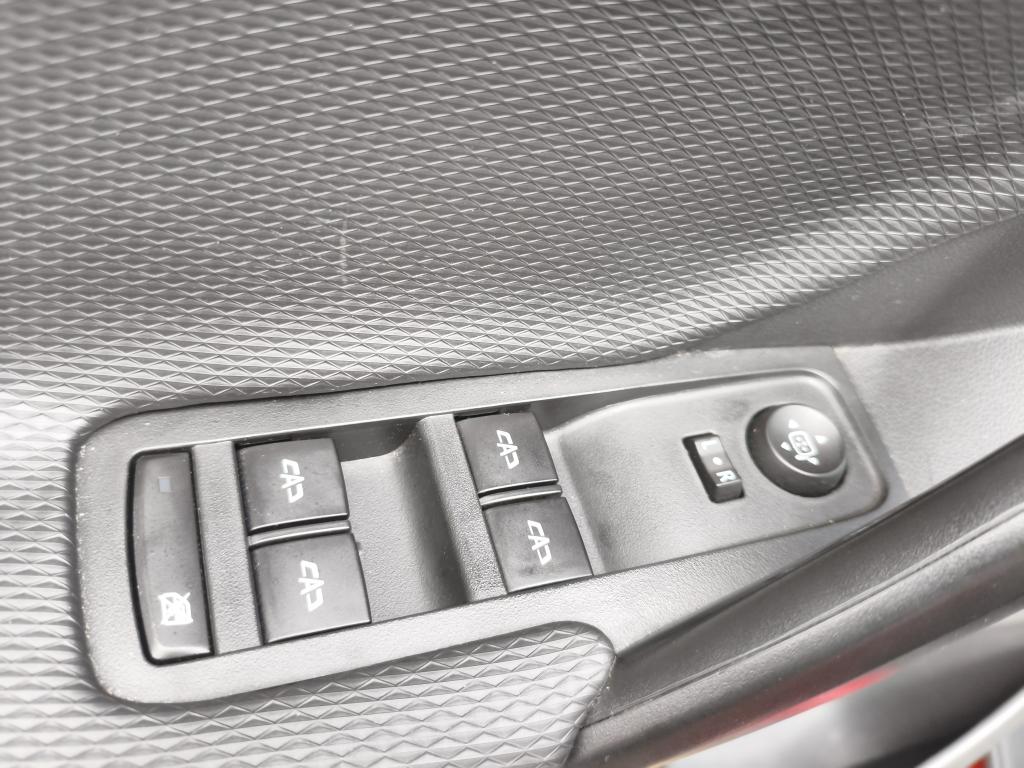 CHEVROLET Tracker - Foto