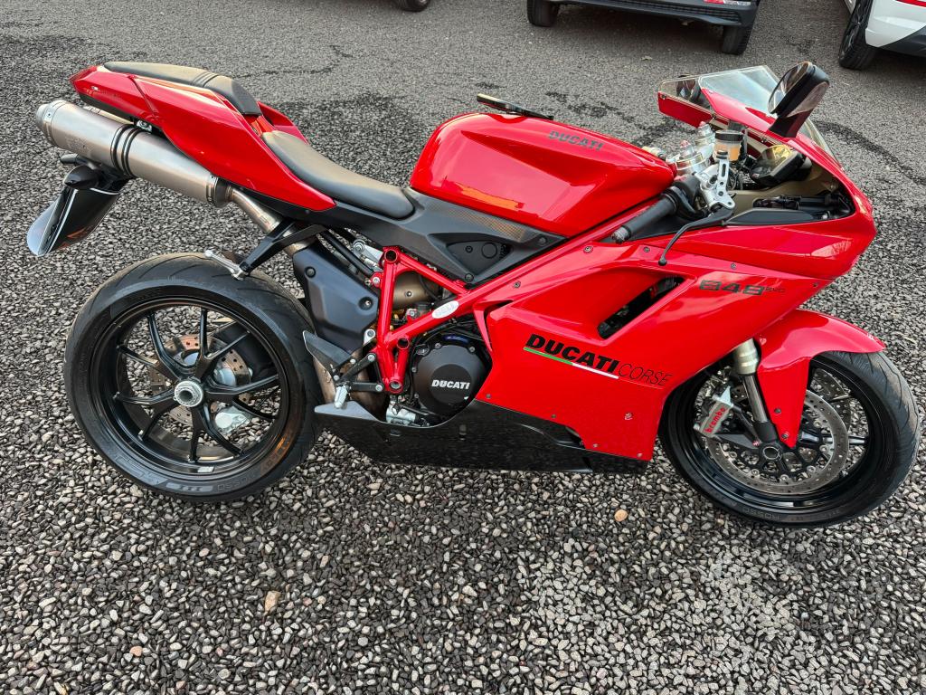 DUCATI 848