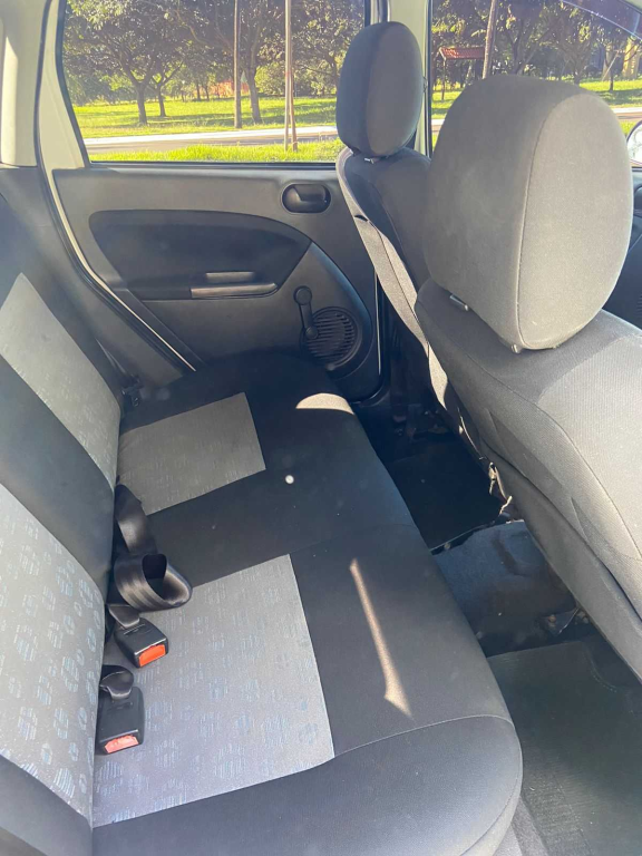 FORD Fiesta Hatch - Foto