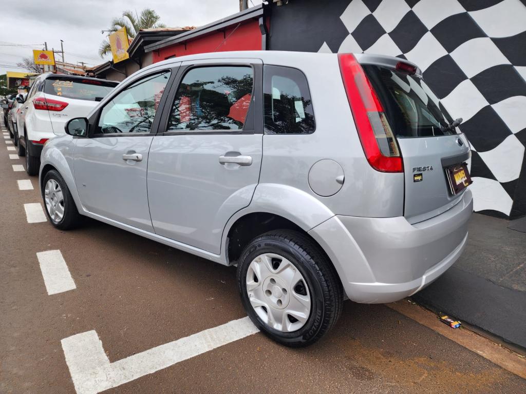 FORD Fiesta Hatch - Foto