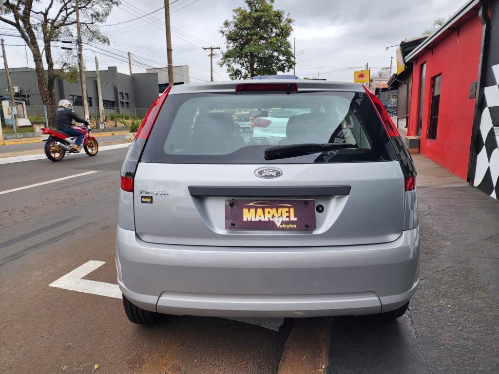 FORD Fiesta Hatch - Foto