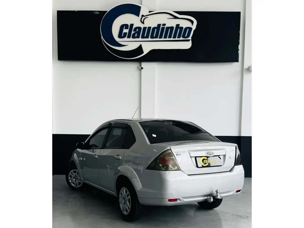 FORD Fiesta Hatch - Foto