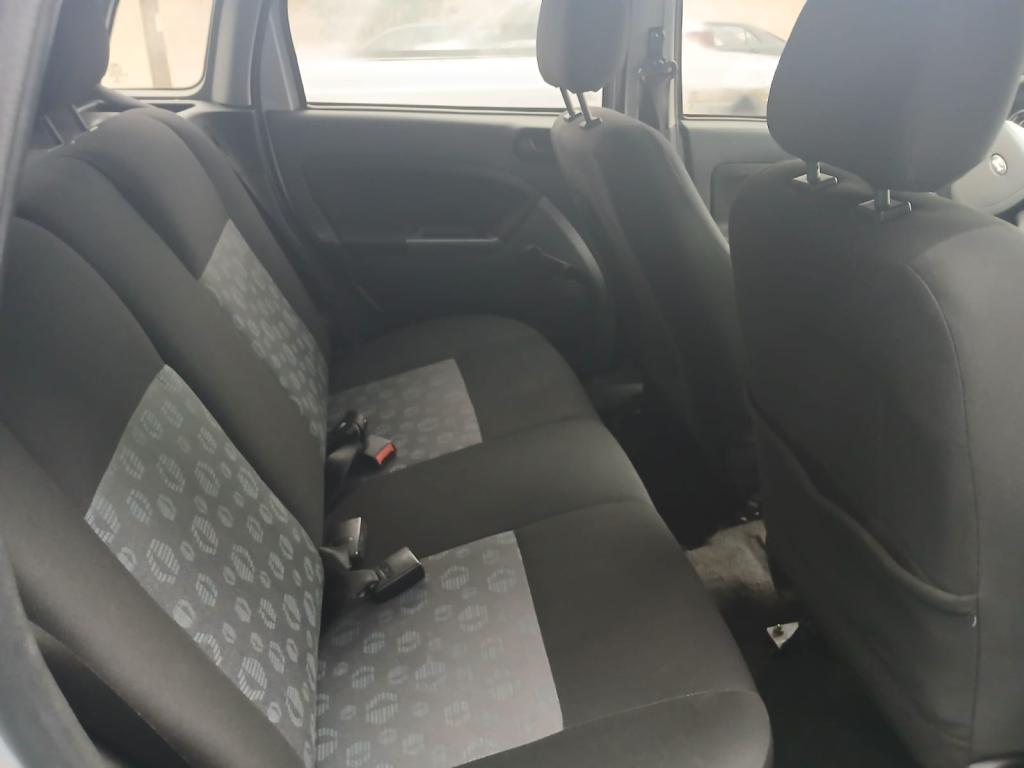 FORD Fiesta Hatch - Foto