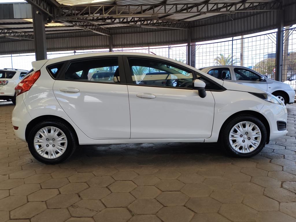 FORD Fiesta Hatch - Foto