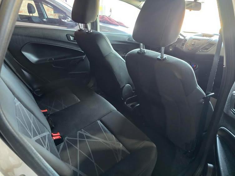 FORD Fiesta Hatch - Foto