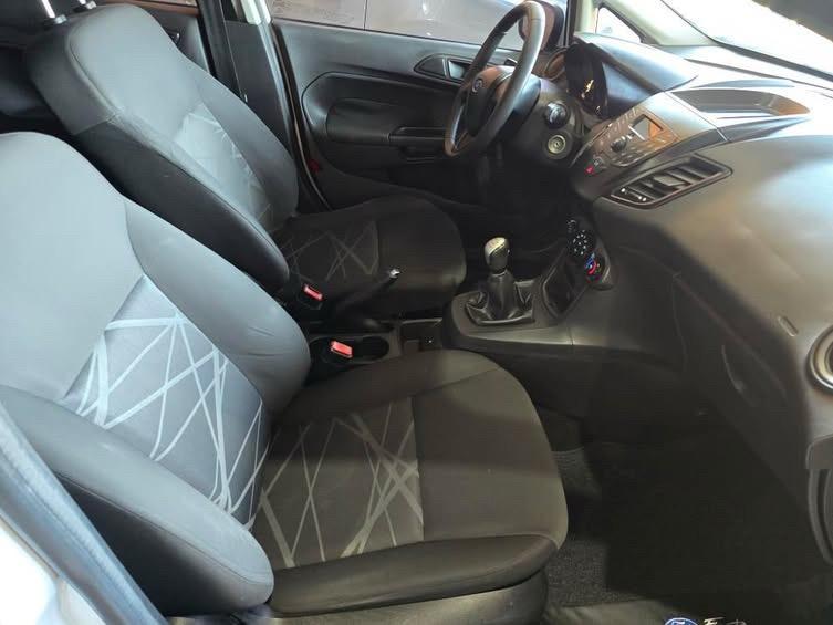 FORD Fiesta Hatch - Foto