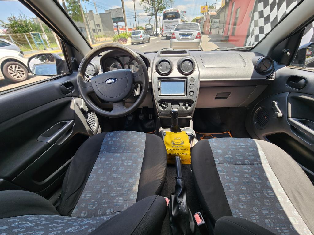 FORD Fiesta Hatch - Foto