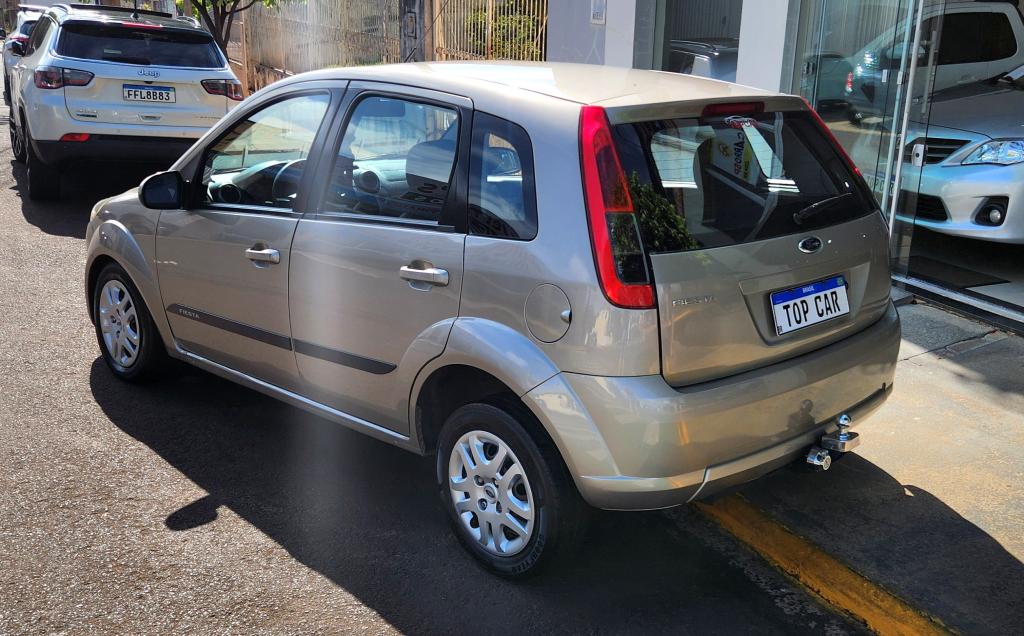 FORD Fiesta Hatch - Foto