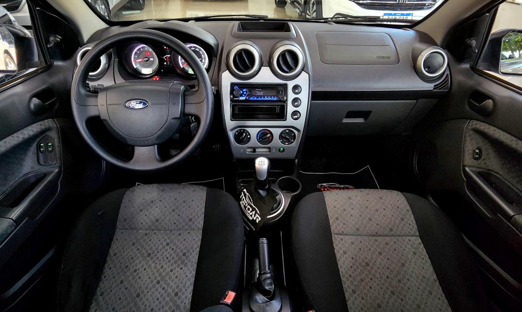 FORD Fiesta Hatch - Foto