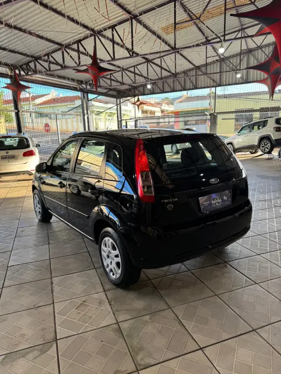 FORD Fiesta Hatch - Foto