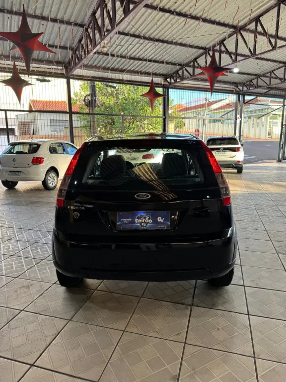 FORD Fiesta Hatch - Foto