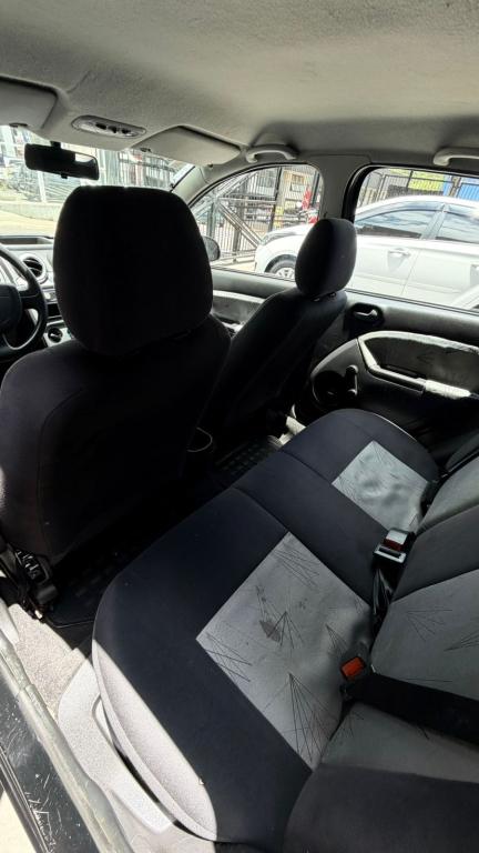 FORD Fiesta Hatch - Foto