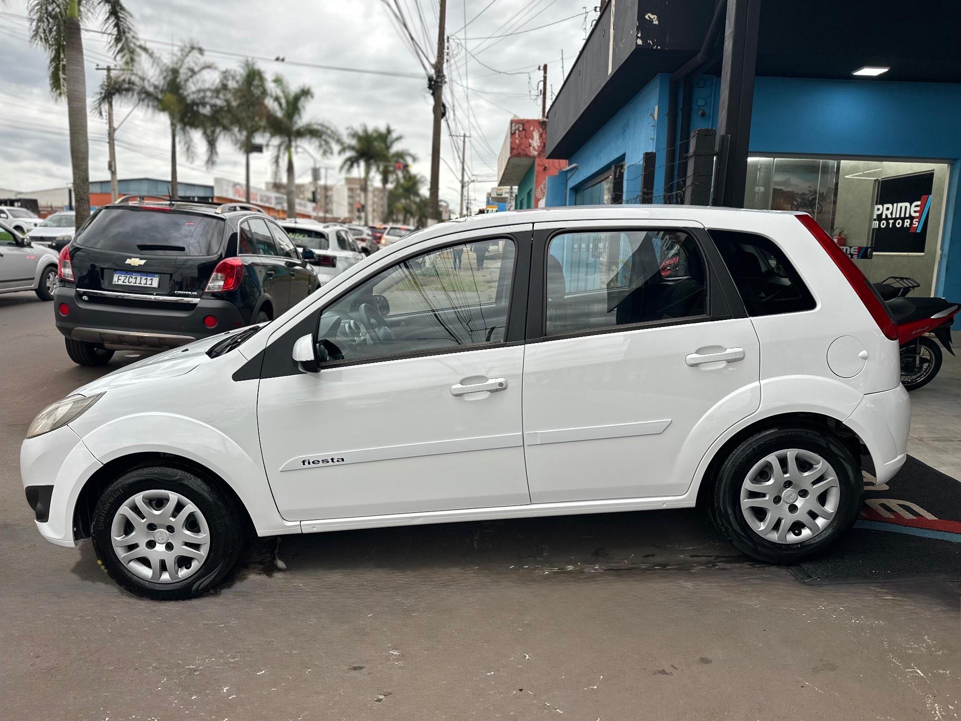 FORD Fiesta Hatch - Foto