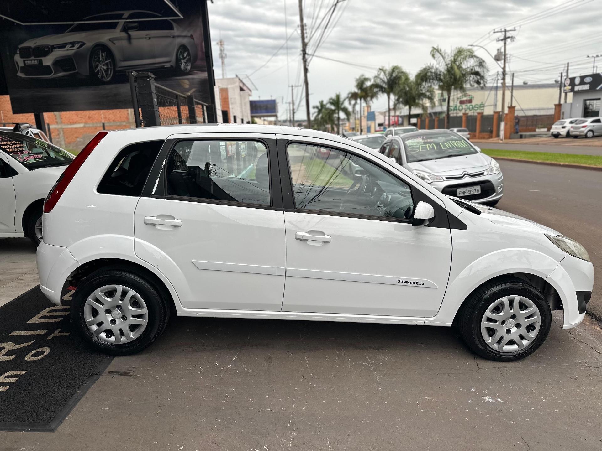 FORD Fiesta Hatch - Foto