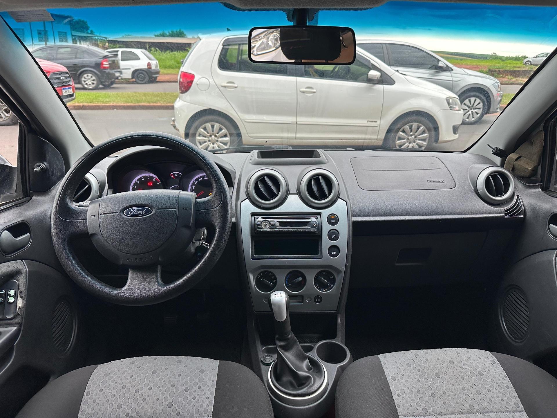 FORD Fiesta Hatch - Foto