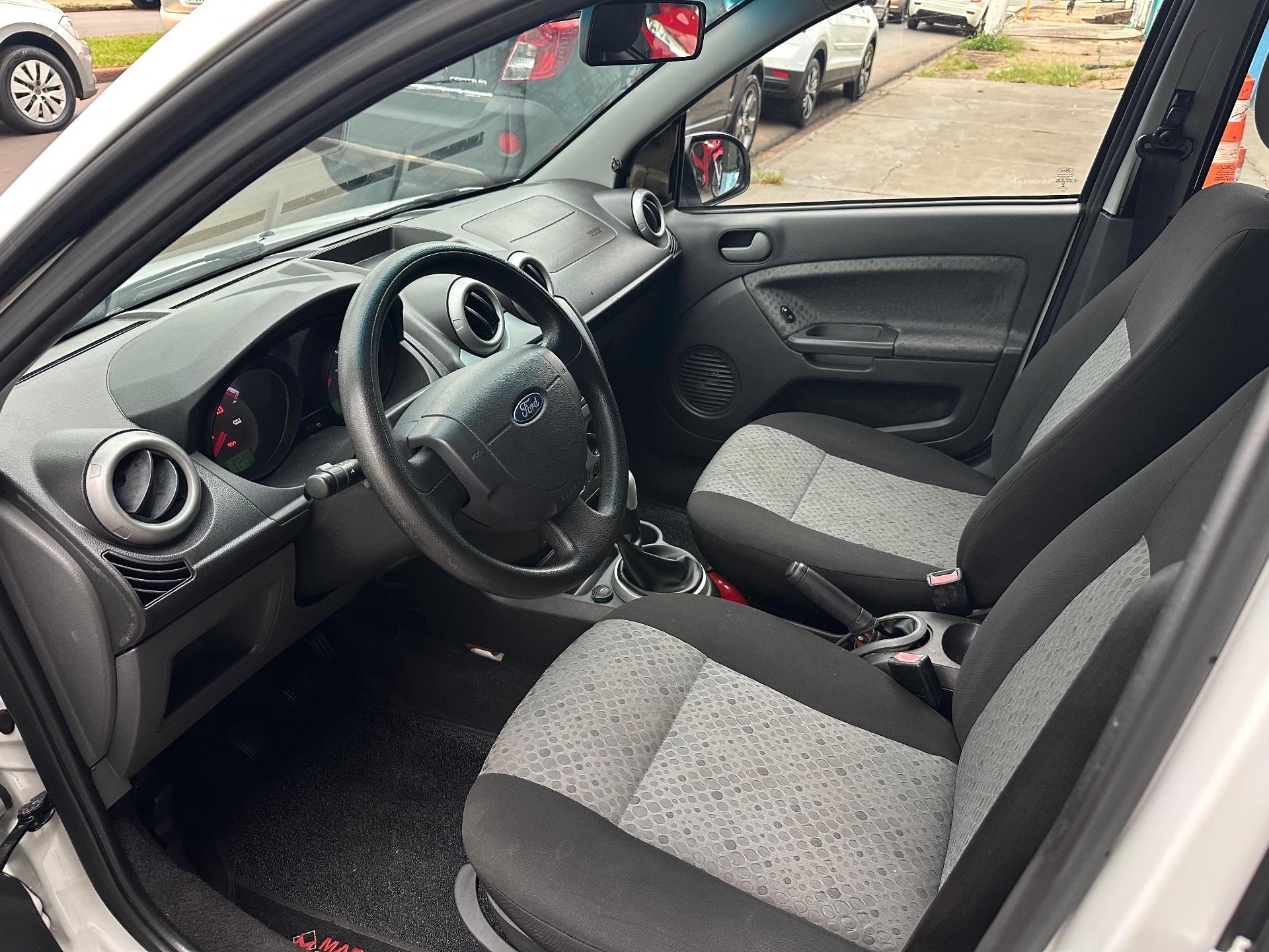 FORD Fiesta Hatch - Foto