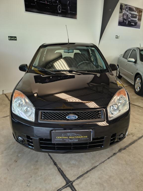 FORD Fiesta Hatch - Foto