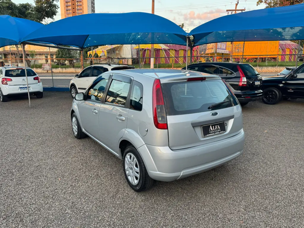 FORD Fiesta Hatch - Foto