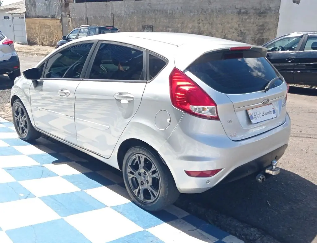 FORD Fiesta Hatch - Foto