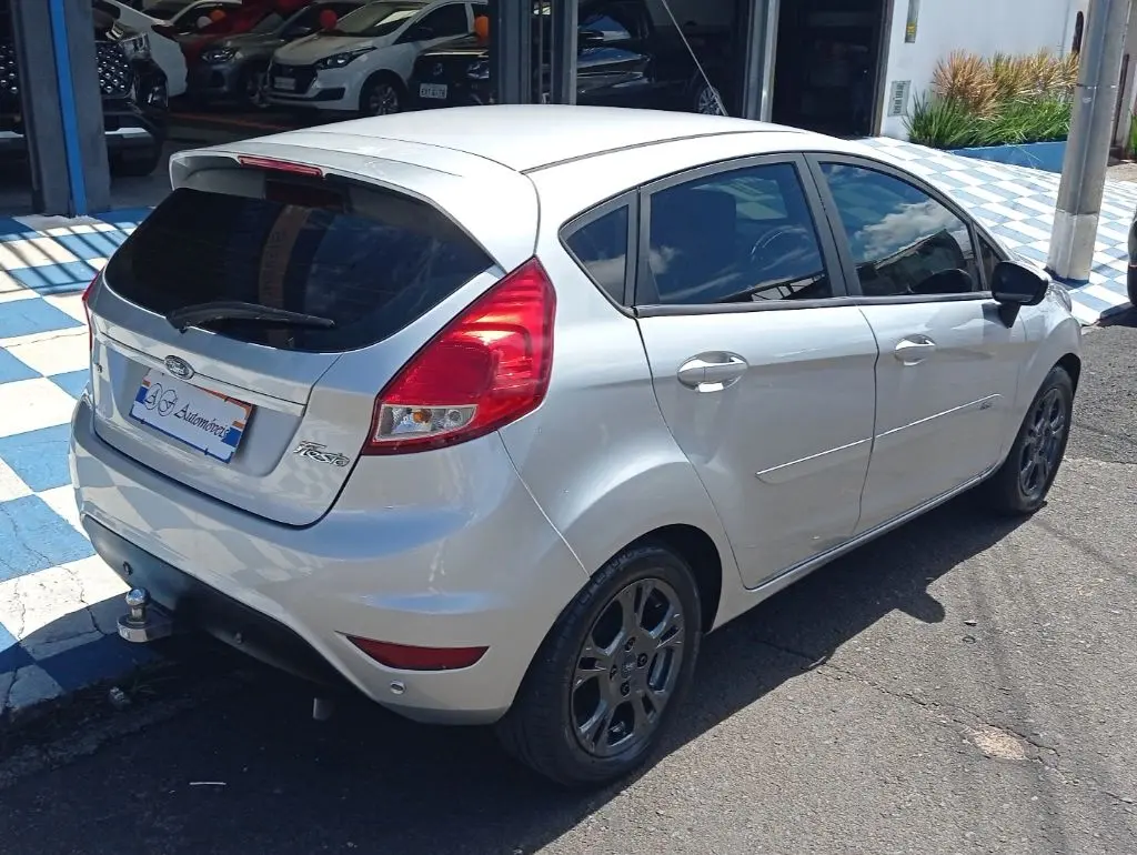 FORD Fiesta Hatch - Foto