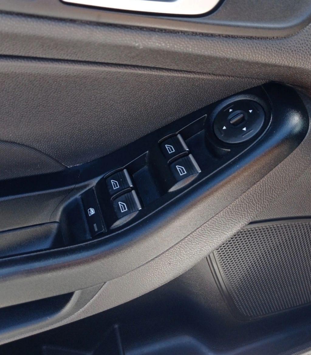 FORD Fiesta Hatch - Foto