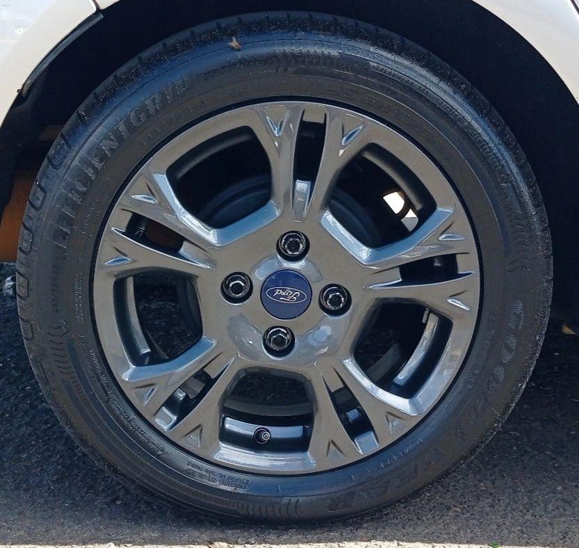 FORD Fiesta Hatch - Foto