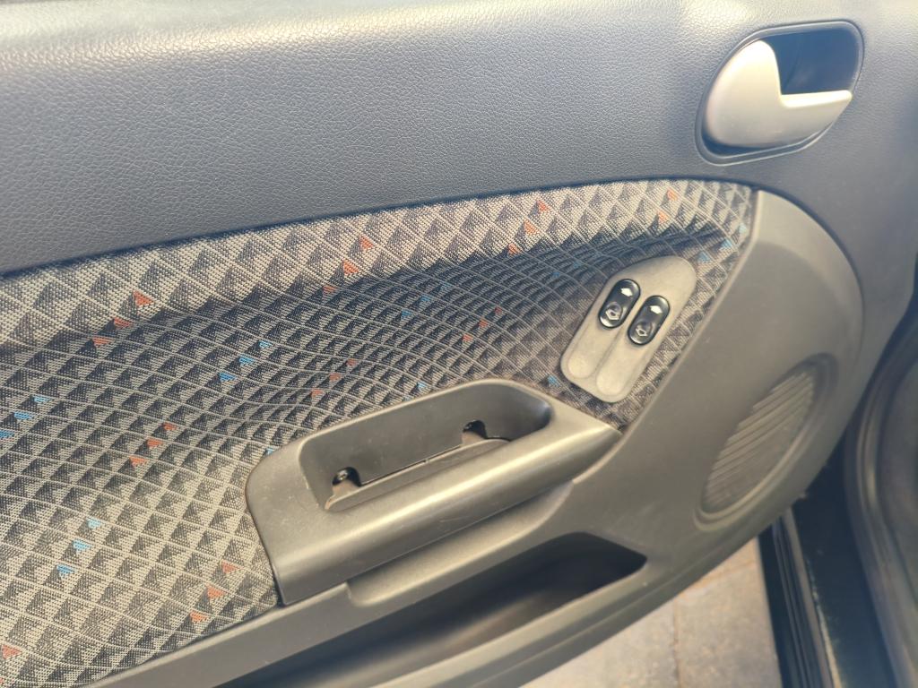 FORD Fiesta Hatch - Foto