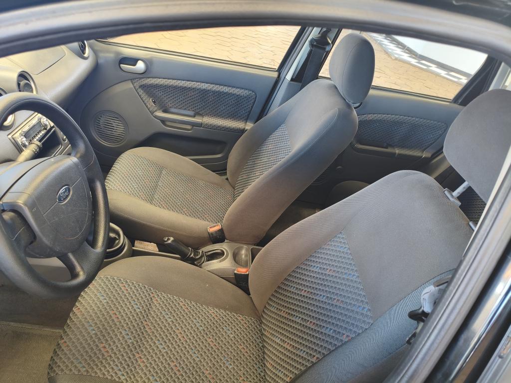 FORD Fiesta Hatch - Foto