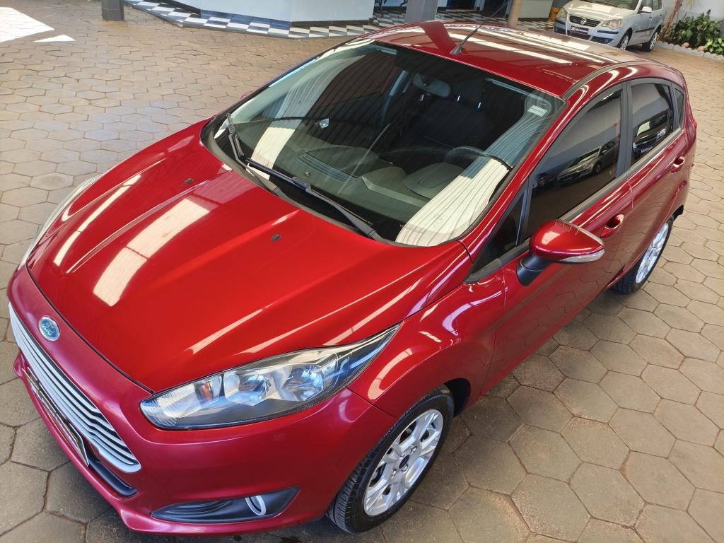 FORD Fiesta Hatch - Foto
