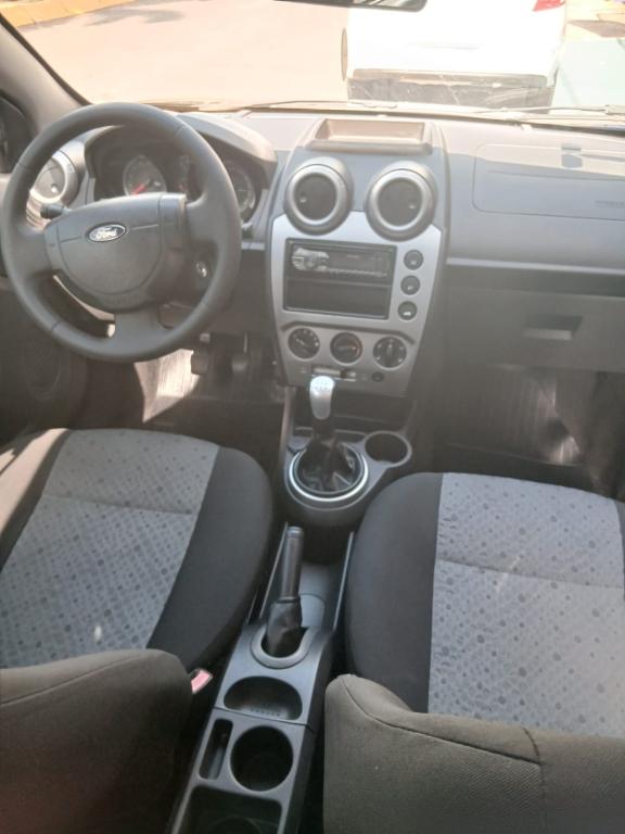 FORD Fiesta Hatch - Foto