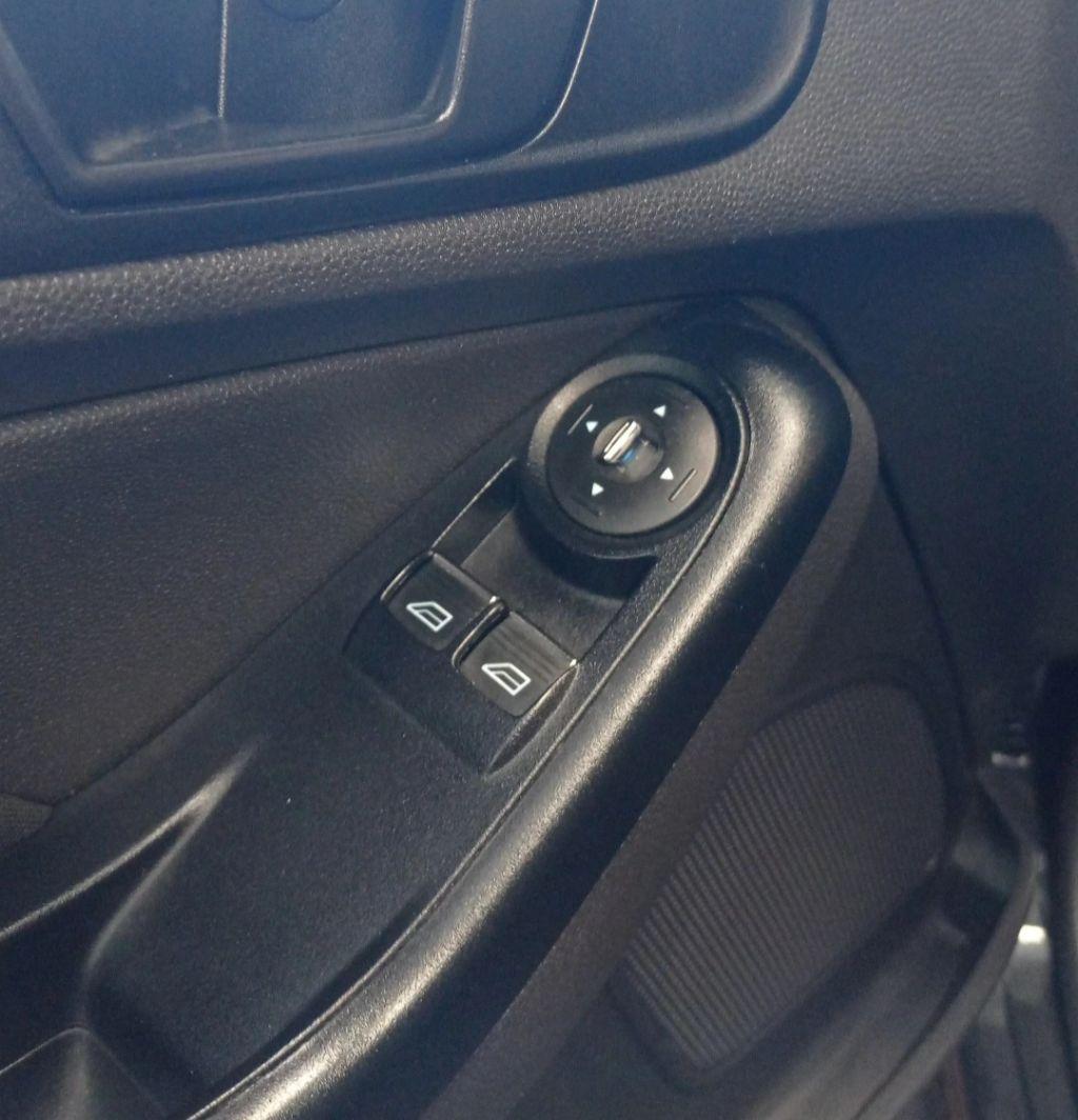 FORD Fiesta Hatch - Foto