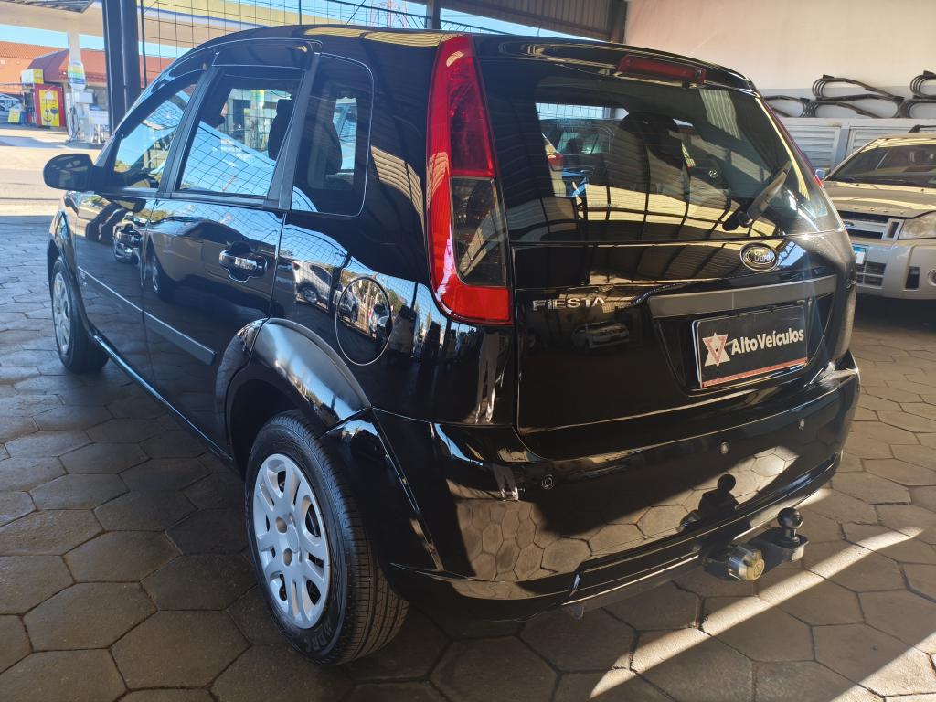 FORD Fiesta Hatch - Foto