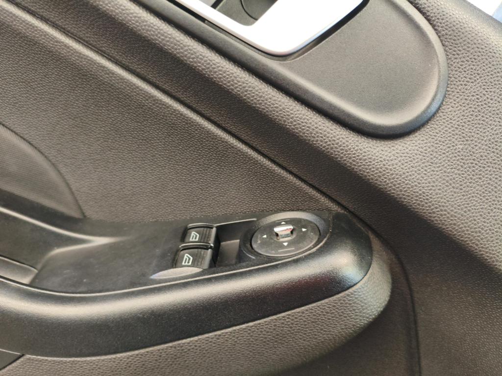 FORD Fiesta Hatch - Foto