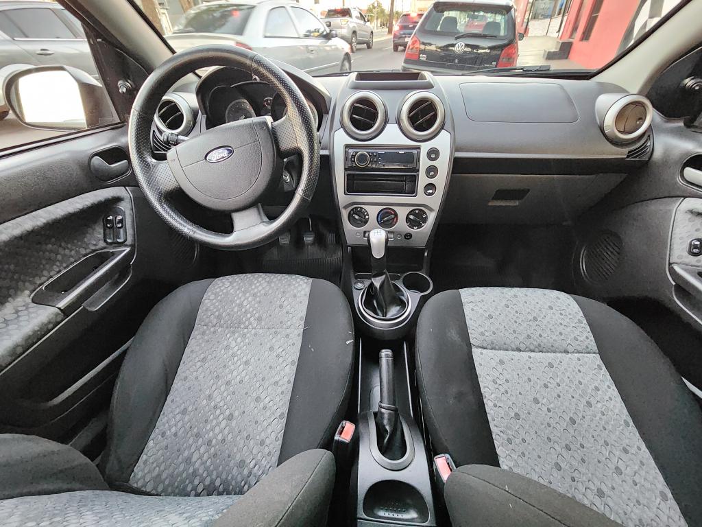 FORD Fiesta Hatch - Foto