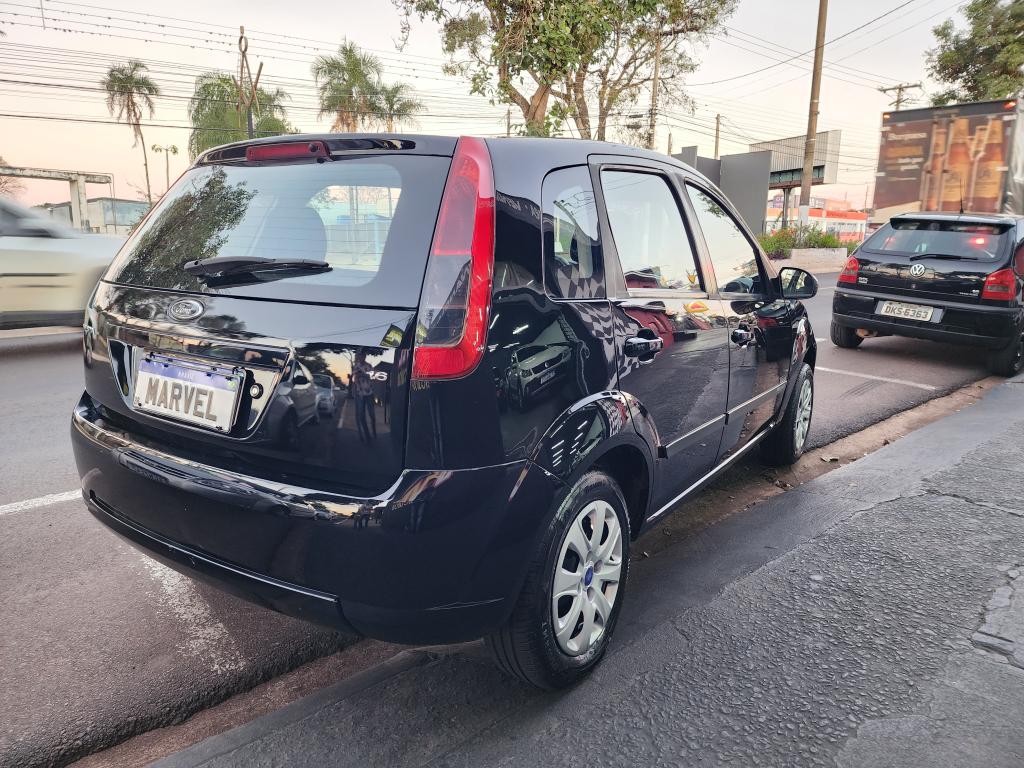 FORD Fiesta Hatch - Foto