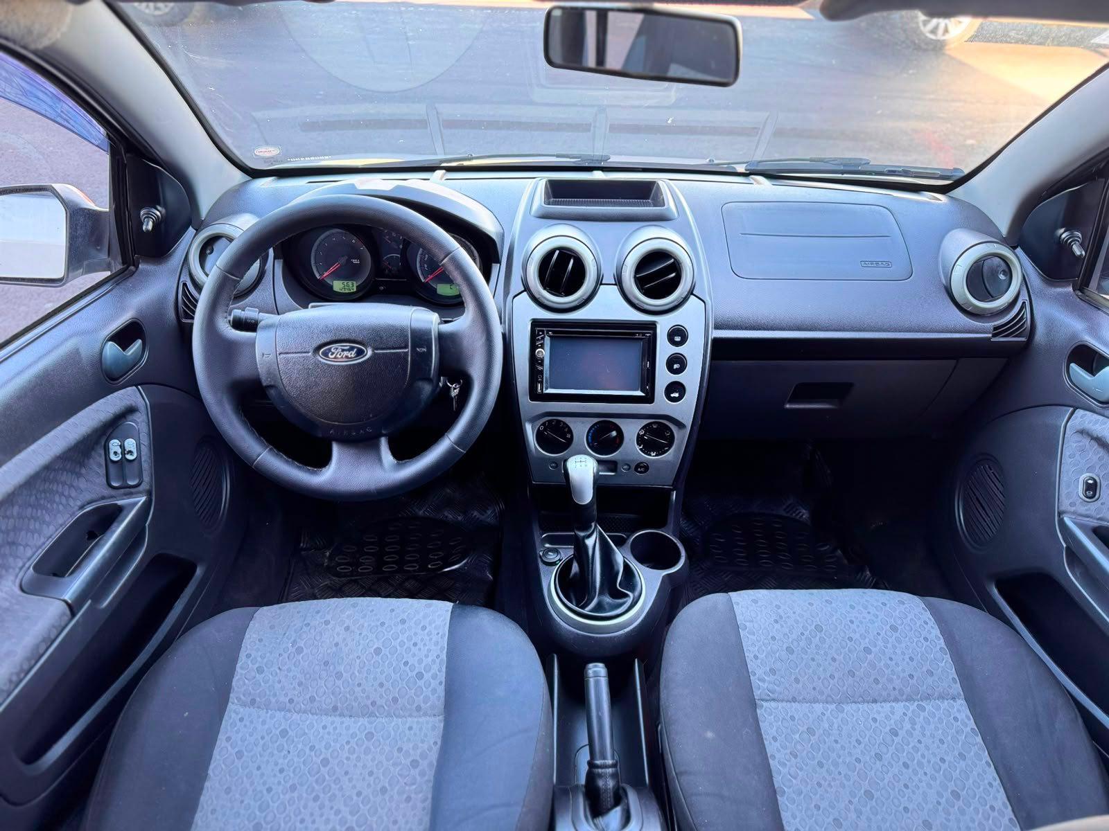 FORD Fiesta Hatch - Foto