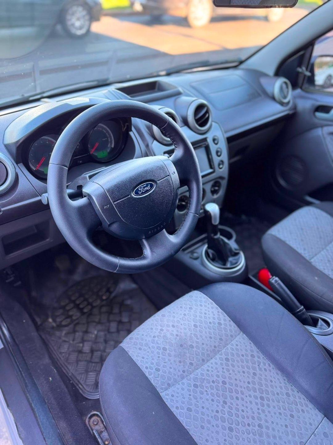 FORD Fiesta Hatch - Foto