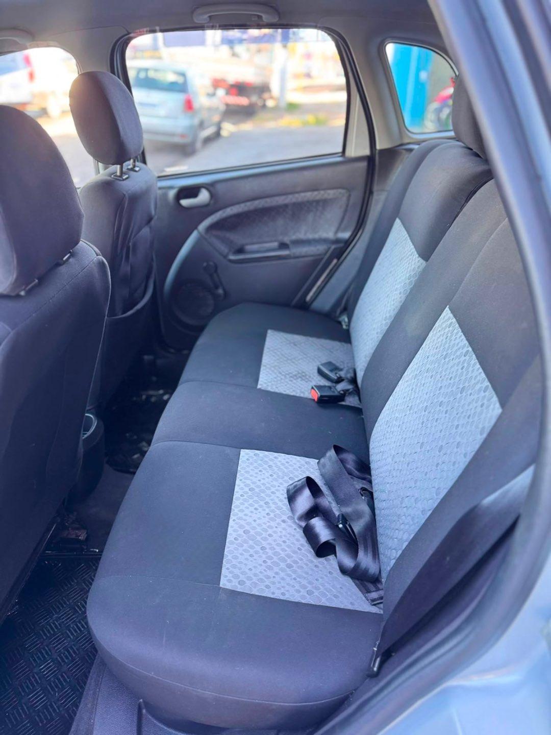 FORD Fiesta Hatch - Foto