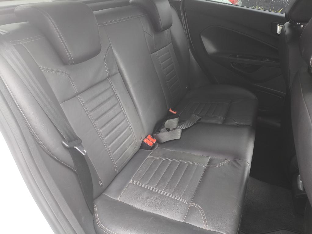 FORD Fiesta Hatch - Foto