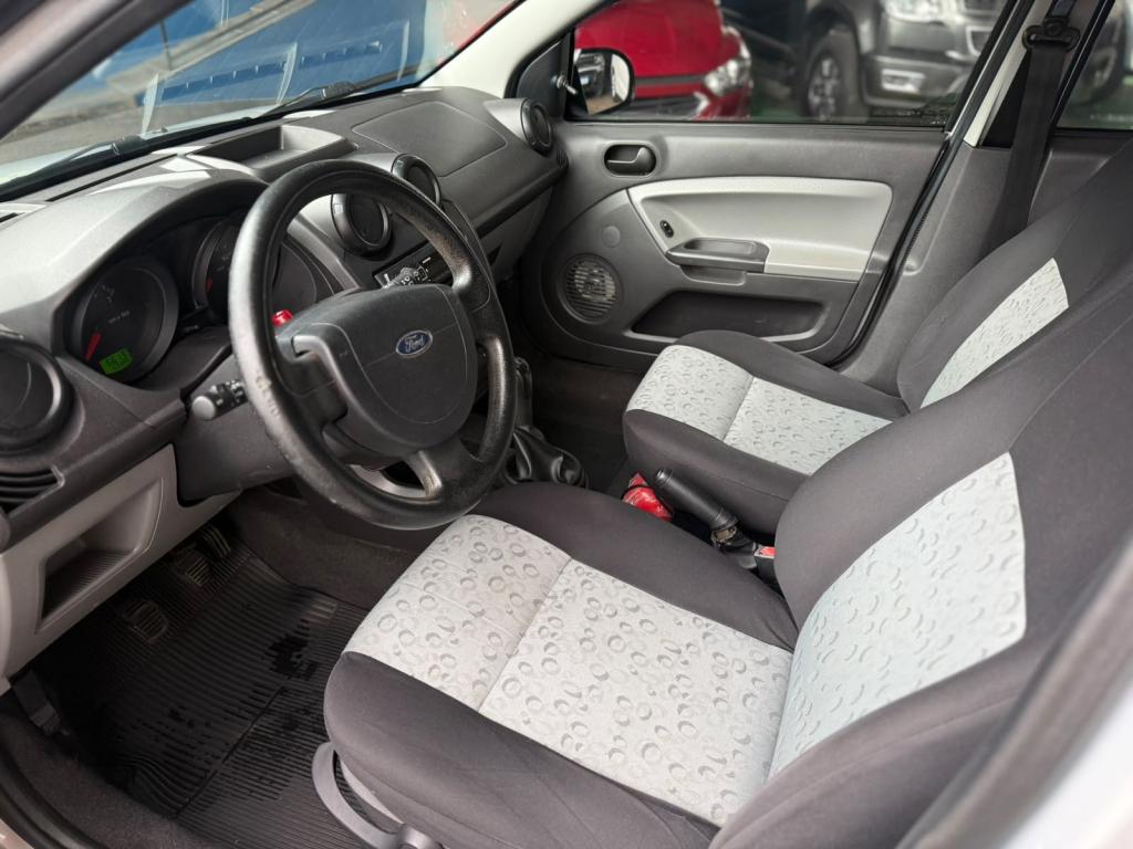 FORD Fiesta Hatch - Foto