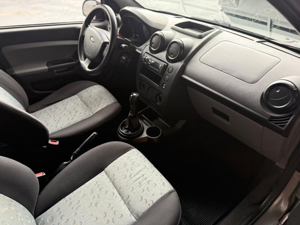 FORD Fiesta Hatch - Foto