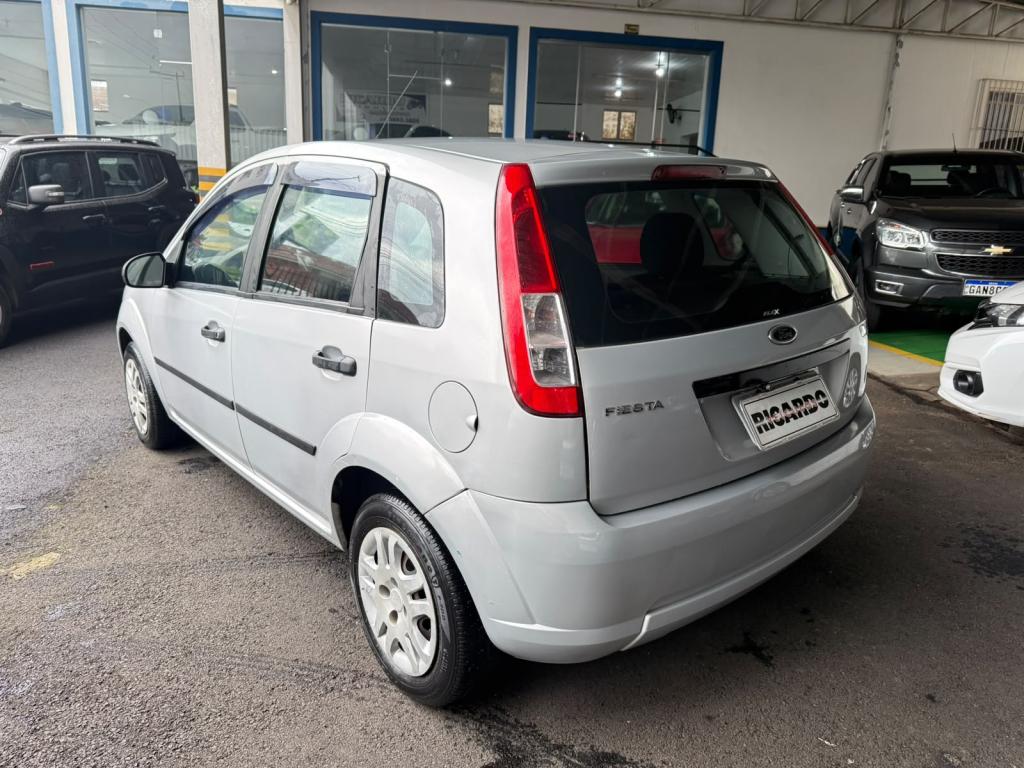 FORD Fiesta Hatch - Foto