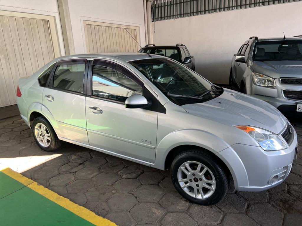FORD Fiesta Sedan - Foto