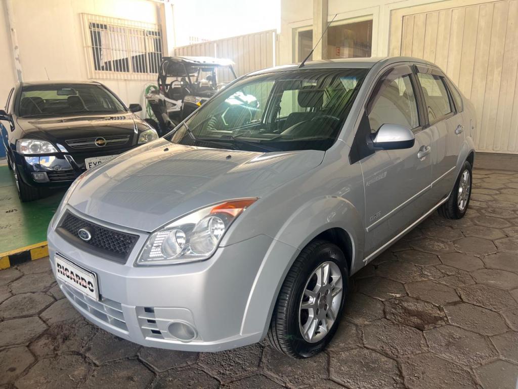 FORD Fiesta Sedan - Foto