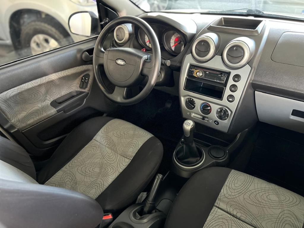 FORD Fiesta Sedan - Foto