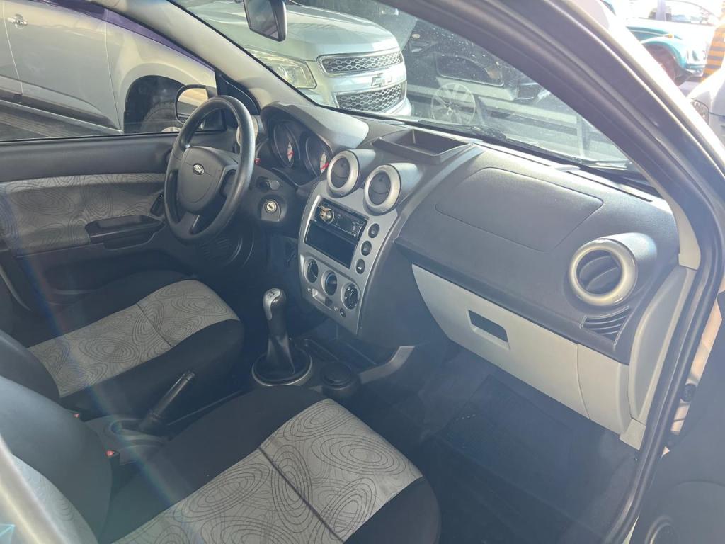 FORD Fiesta Sedan - Foto