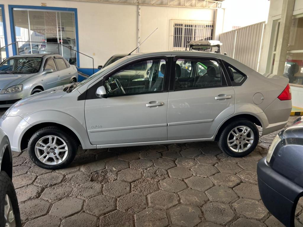 FORD Fiesta Sedan - Foto