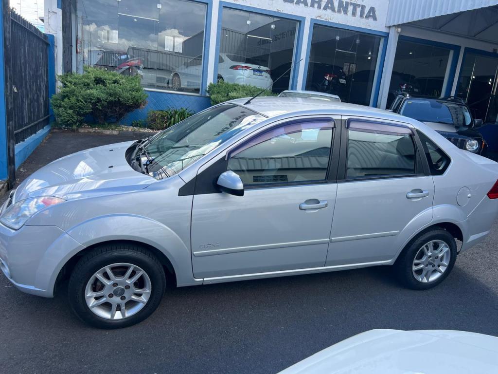 FORD Fiesta Sedan - Foto