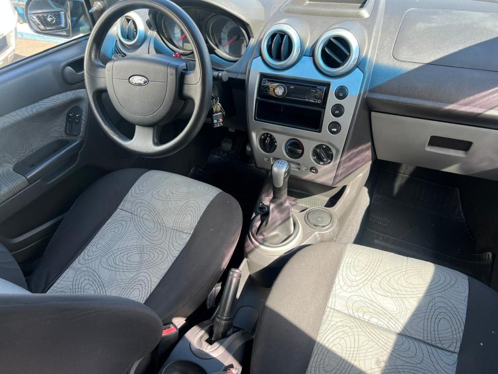 FORD Fiesta Sedan - Foto