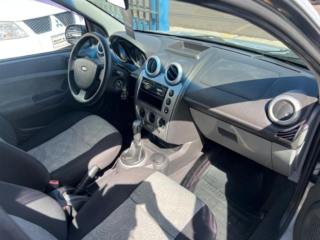 FORD Fiesta Sedan - Foto